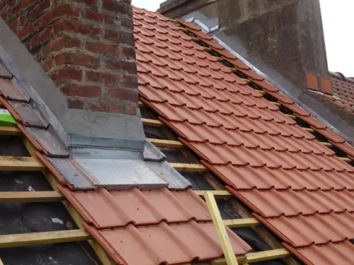 photo_reparation_toiture_tuile_rouge