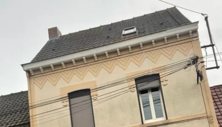 Après nettoyage et mise en peinture d'un chéneau