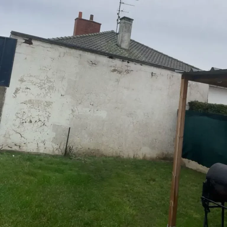 Pignon avant nettoyage et mise en peinture